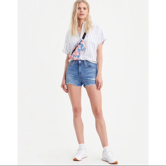 Levi’s Shorts NWT High Rise Distressed Cut-Off Jean Raw Hem Denim Stretch 4/27 - Picture 2 of 6